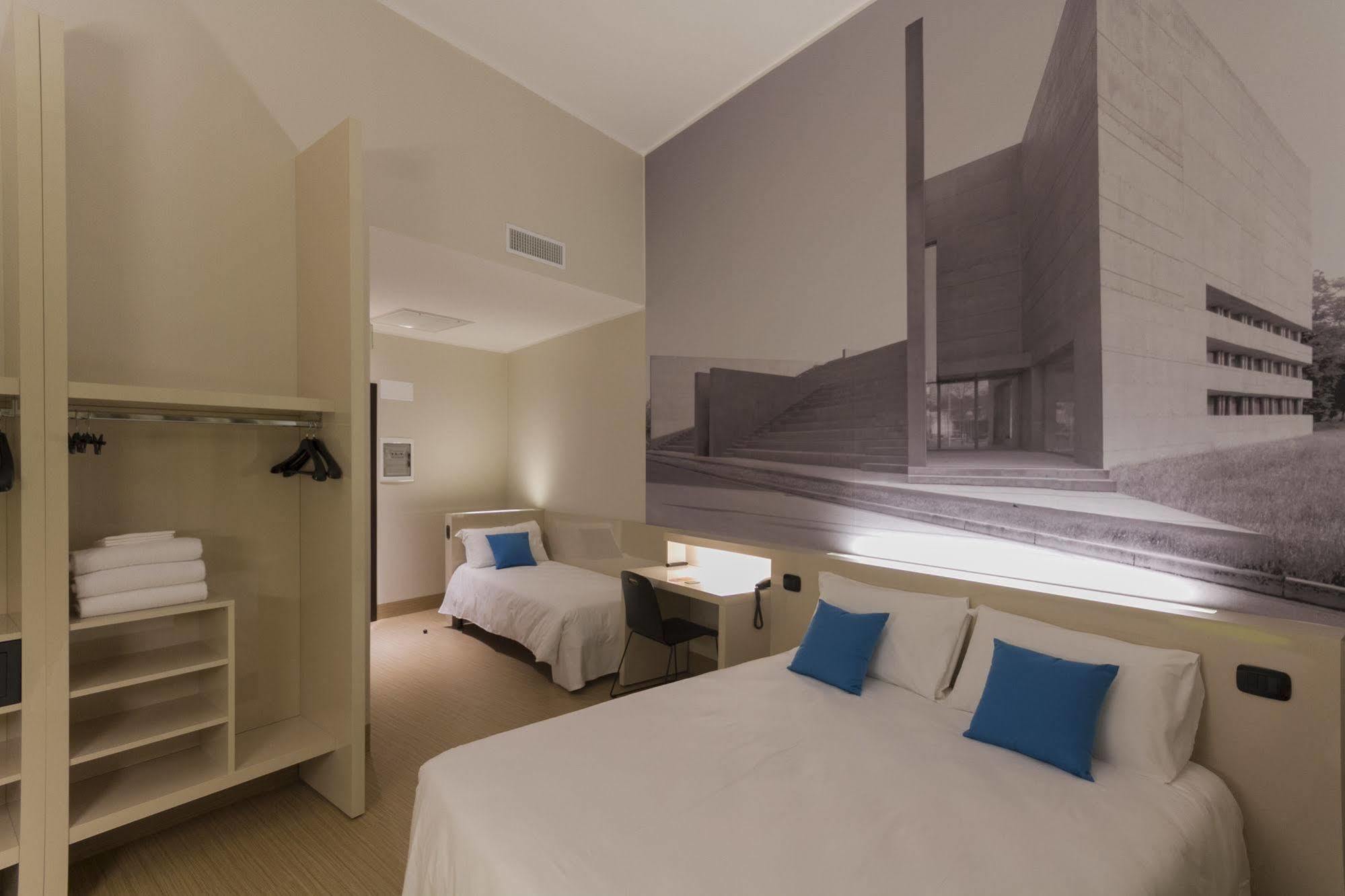 B&B Hotel Bergamo City Exterior photo