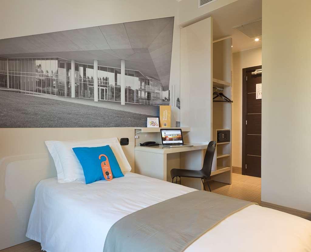 B&B Hotel Bergamo City Room photo